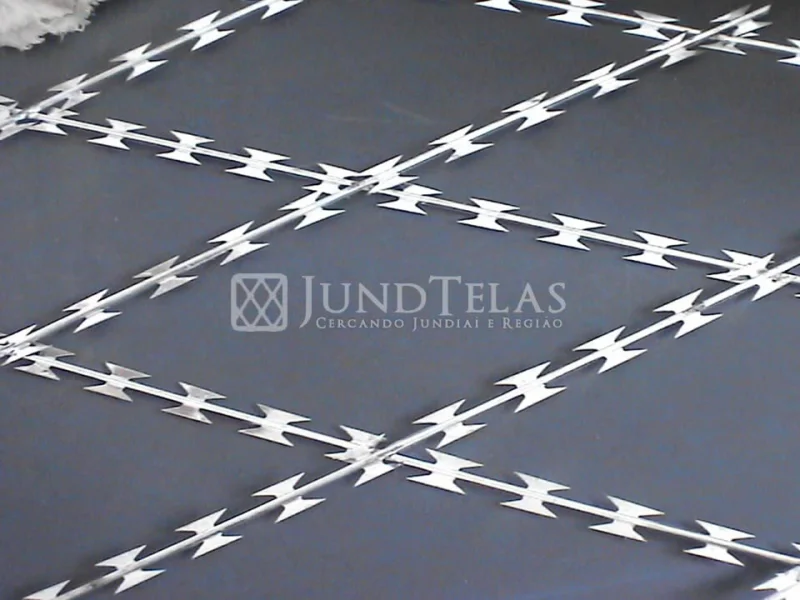 Arame farpado laminado